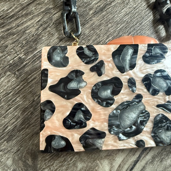 NWOT TUCKERNUCK Pink Leopard Clutch / Shoulder Bag - Picture 6 of 6